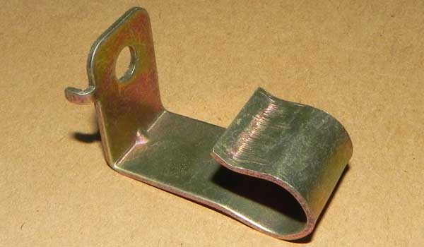 بست نگهدارنده لوله های ترمز پلاستیکی - ام وی ام ۵۳۰