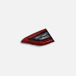 چراغ عقب راست روی درب صندوق - X55