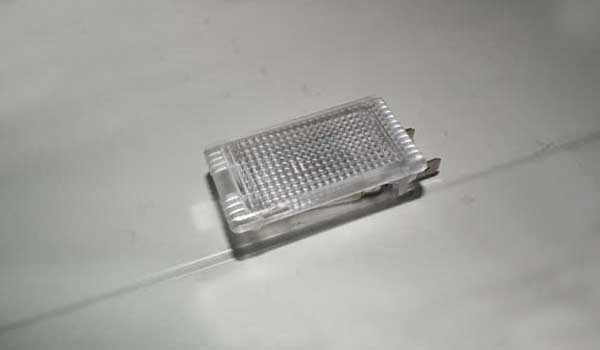 چراغ صندوق عقب - ام وی ام ۱۱۰